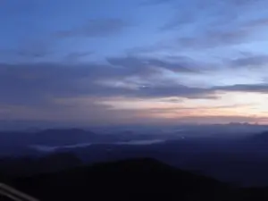 Zirveye Giden Yol: Zorluklar Karşısında Kararlılık ve Yenilenme, Adam’s Peak’de Gün Doğumu